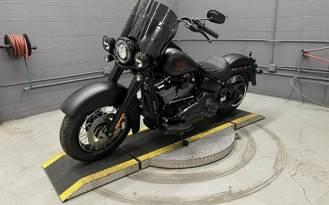 2026 Harley-Davidson® FLHD - Deadwood™