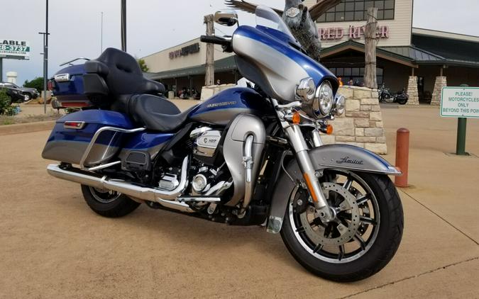 2017 Harley-Davidson Ultra Limited Two-Tone Superior Blue/Billet Silver with Pinstripe