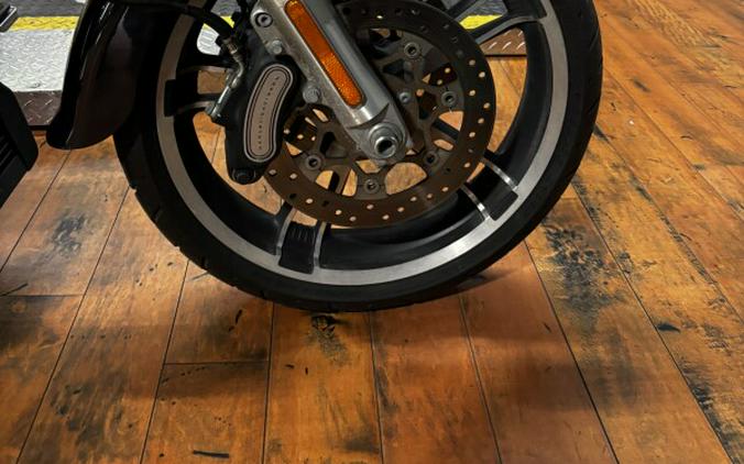 2017 Harley-Davidson® Freewheeler® BLACK QUARTZ