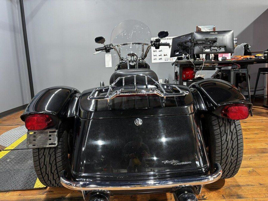 2017 Harley-Davidson® Freewheeler® BLACK QUARTZ