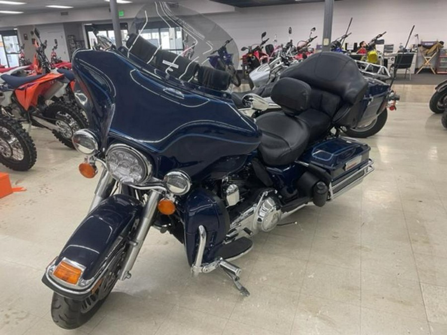 2010 Harley-Davidson® FLHTCU - Ultra Classic® Electra Glide