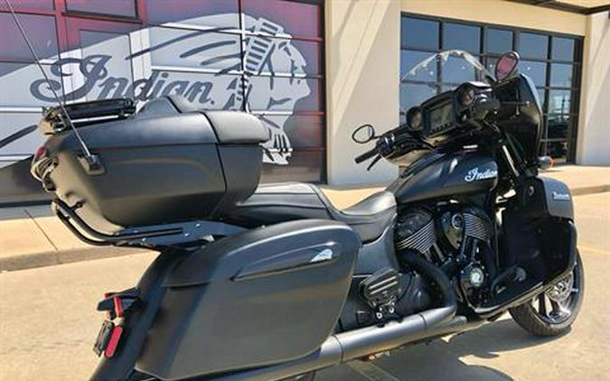 2022 Indian Motorcycle Roadmaster® Dark Horse®