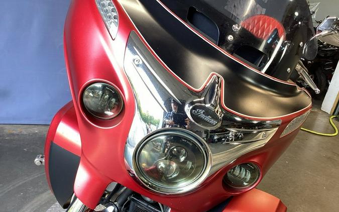 2018 Indian Motorcycle® Roadmaster® ABS Icon Mesa Red Smoke/Thunder Black