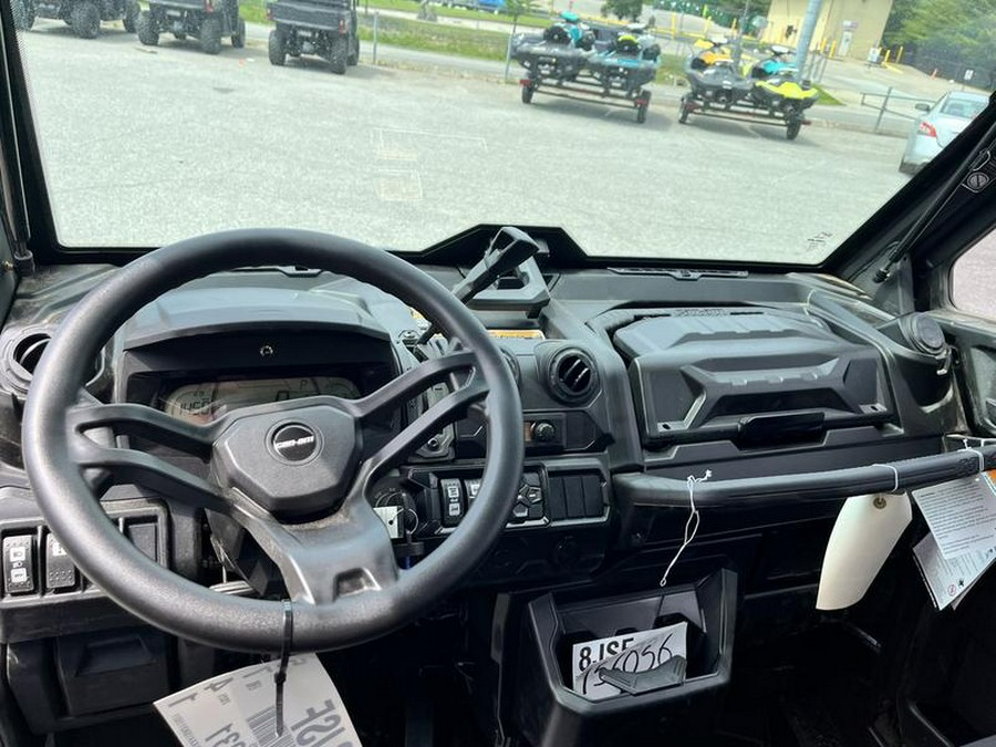 2025 Can-Am® Defender Limited HD10