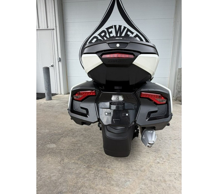 2026 Can-Am® Spyder RT Limited Platine