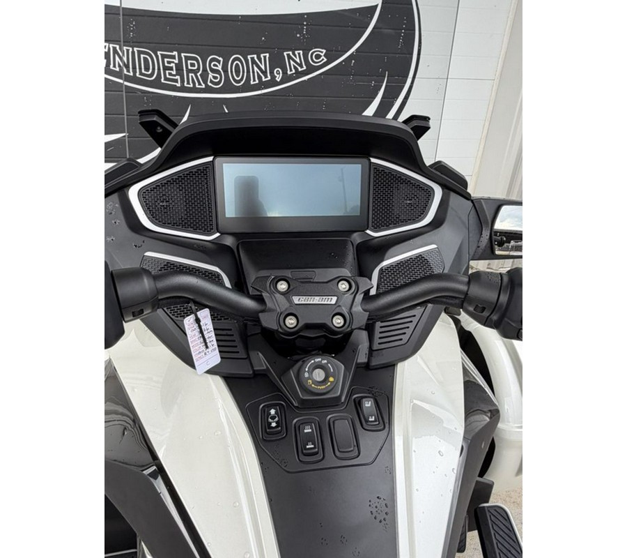 2026 Can-Am® Spyder RT Limited Platine