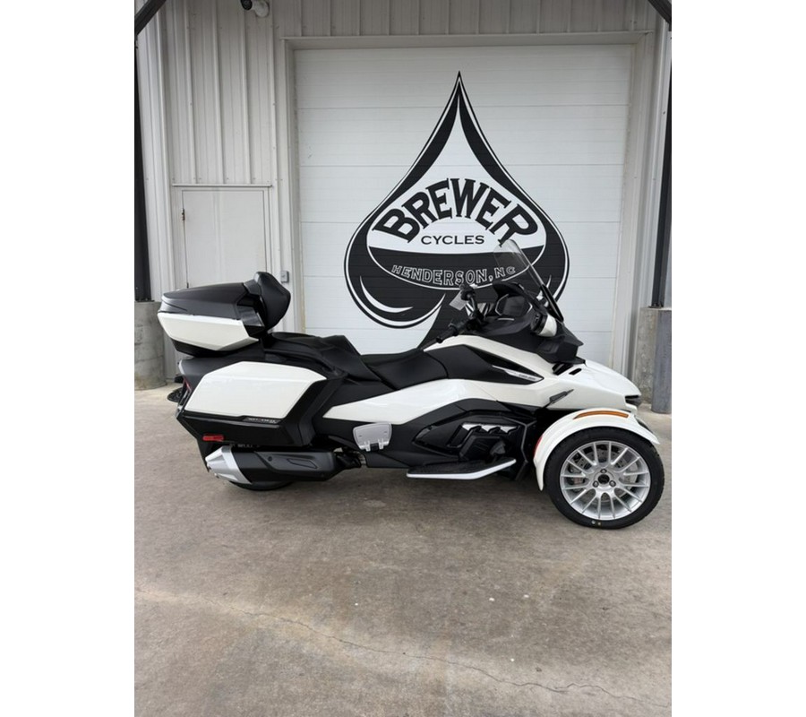 2026 Can-Am® Spyder RT Limited Platine