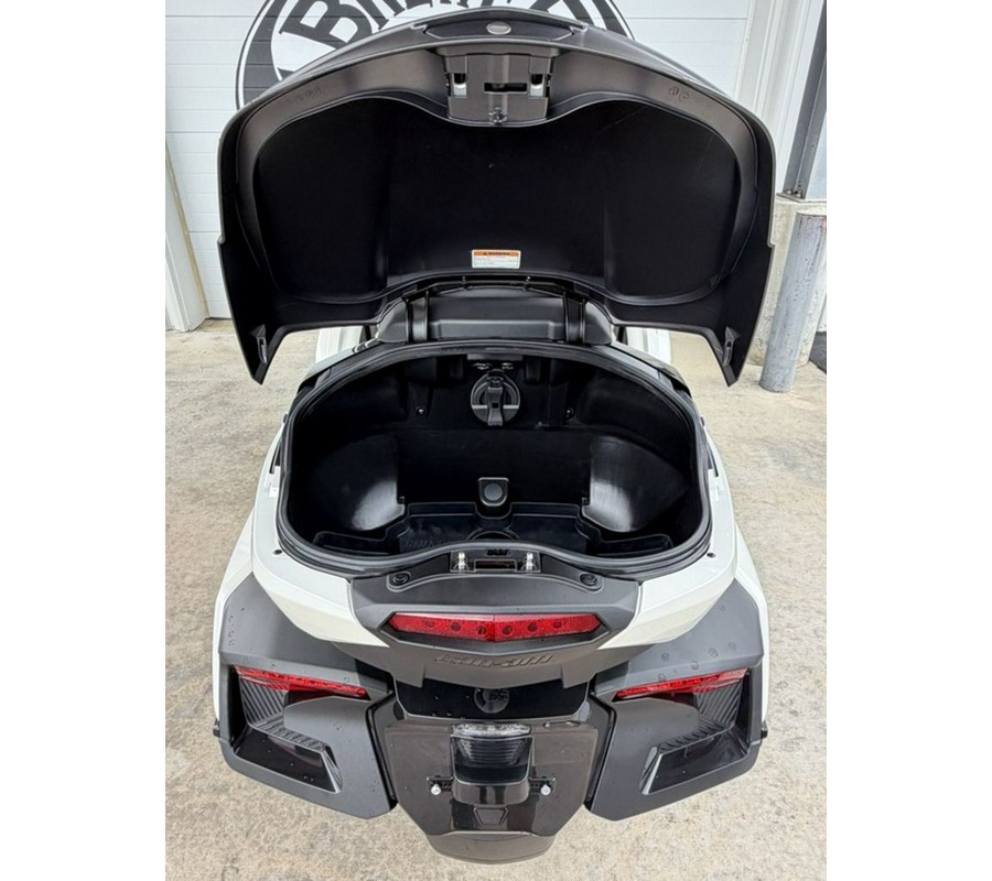 2026 Can-Am® Spyder RT Limited Platine