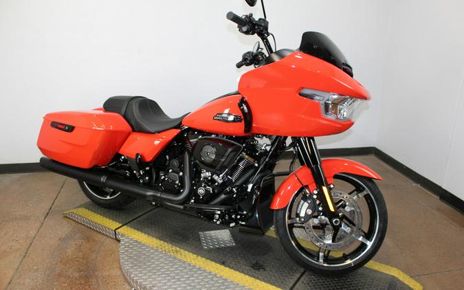 2026 Harley-Davidson® Road Glide® Blood Orange