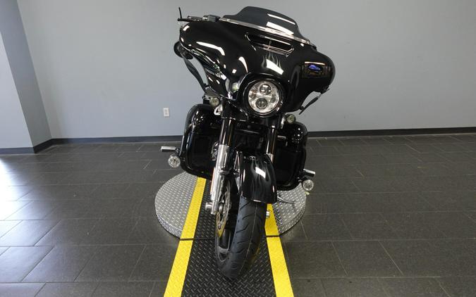2016 Harley-Davidson CVO Street Glide Carbon Crystal with Phantom Flames