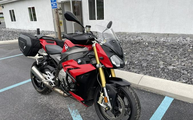 2016 BMW S 1000 R Racing Red