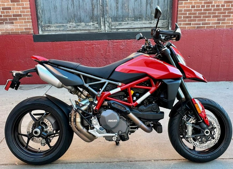 2025 Ducati Hypermotard 950 Ducati Red