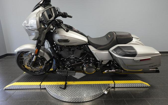 2023 Harley-Davidson CVO Street Glide FLHXSE