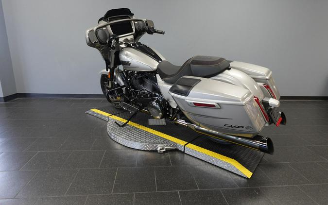 2023 Harley-Davidson CVO Street Glide FLHXSE