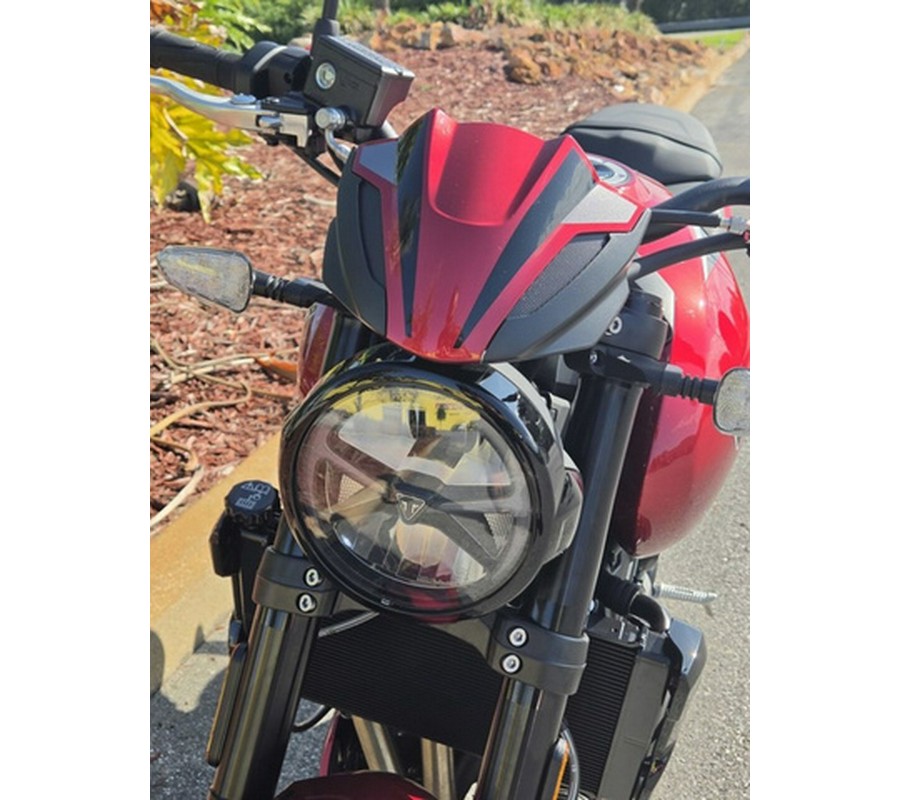 2026 Triumph Trident 800 Carnival red 800