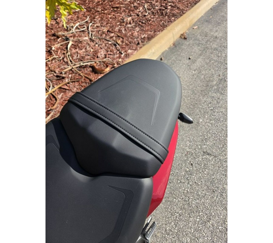 2026 Triumph Trident 800 Carnival red 800