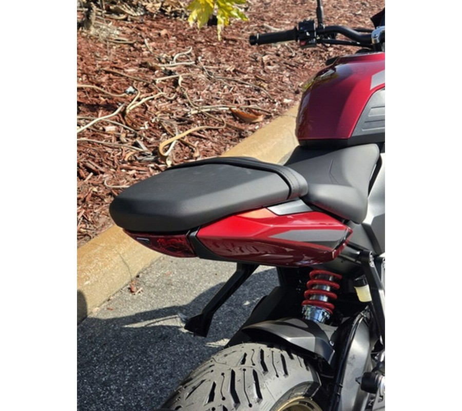 2026 Triumph Trident 800 Carnival red 800