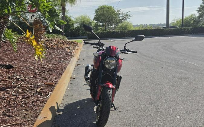 2026 Triumph Trident 800 Carnival red 800
