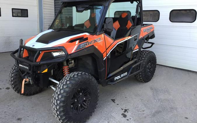 2016 Polaris Industries GENERAL™ 1000 EPS Deluxe