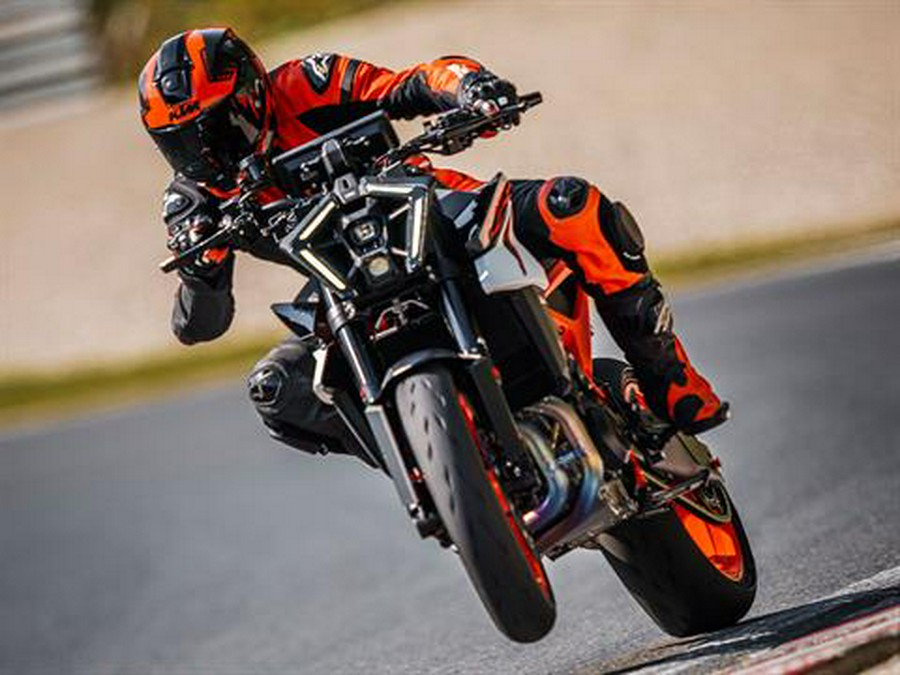 2026 KTM 990 Duke R
