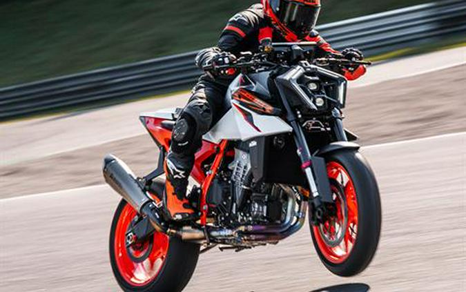 2026 KTM 990 Duke R