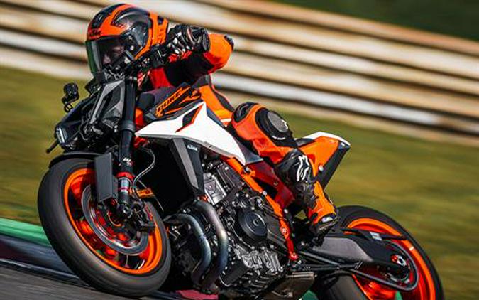 2026 KTM 990 Duke R