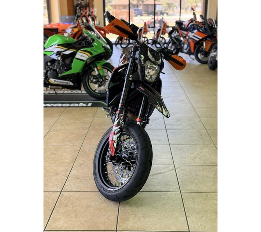 2024 KTM 690 SMC R