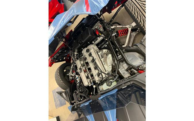 2025 SLINGSHOT R AUTODRIVE - ROYAL RED CRYSTAL - Slingshot