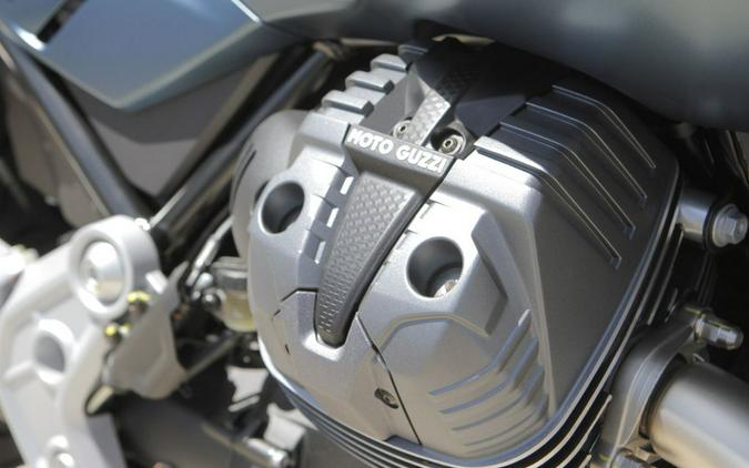 2027 Moto Guzzi V85 TT Travel