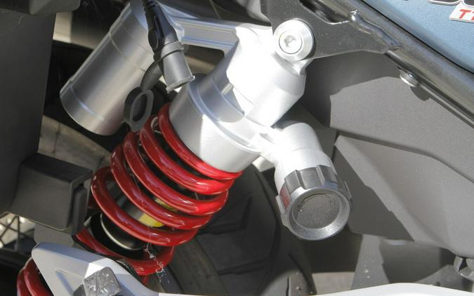 2027 Moto Guzzi V85 TT Travel