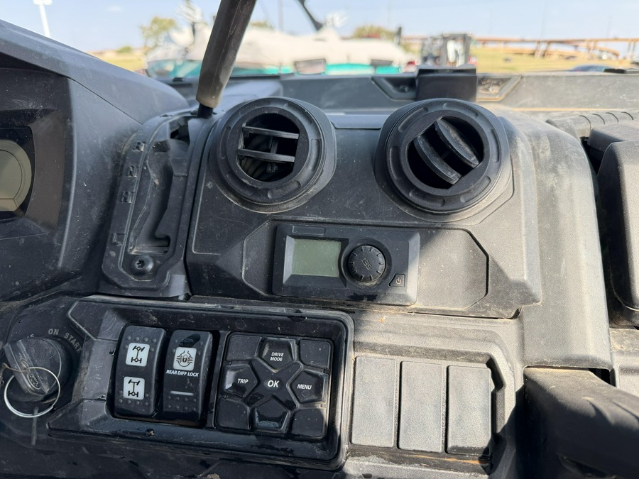 2022 CAN-AM DEFENDER LIMITED CAB HD10