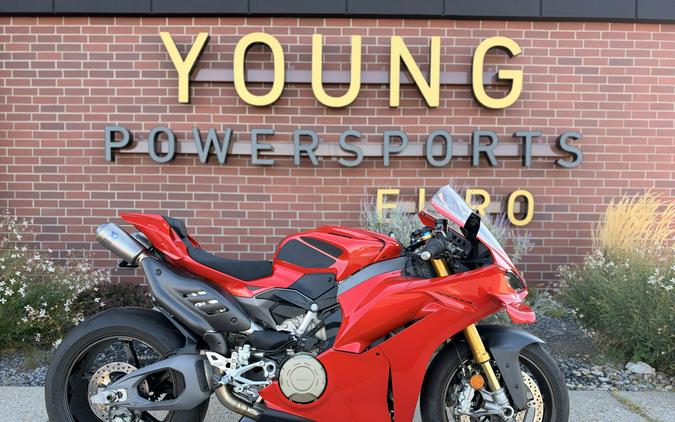 2025 Ducati Panigale V4 S Ducati Red