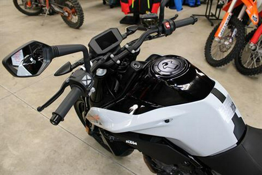 2024 KTM 790 Duke