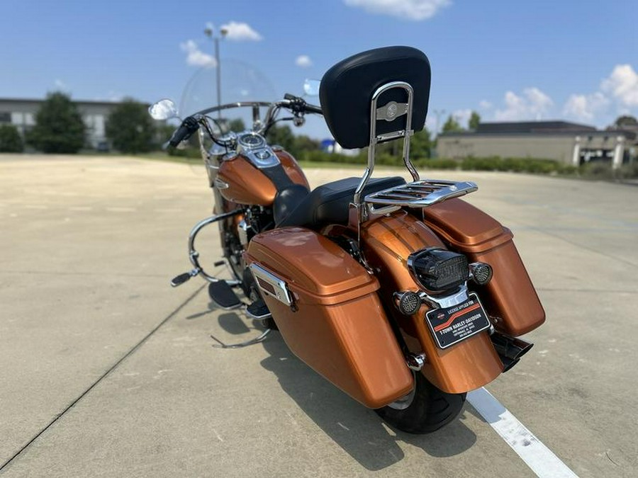 2014 Harley-Davidson® FLD - Dyna® Switchback™