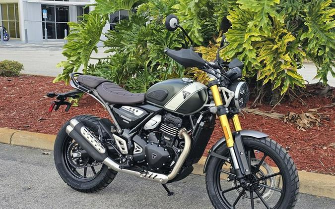 2026 Triumph Scrambler 400 X Matte Khaki Green/Matte Fusion Whi X