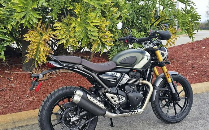 2026 Triumph Scrambler 400 X Matte Khaki Green/Matte Fusion Whi X