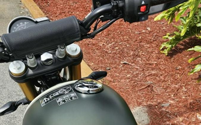 2026 Triumph Scrambler 400 X Matte Khaki Green/Matte Fusion Whi X