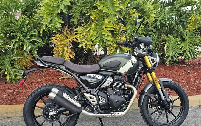 2026 Triumph Scrambler 400 X Matte Khaki Green/Matte Fusion Whi X