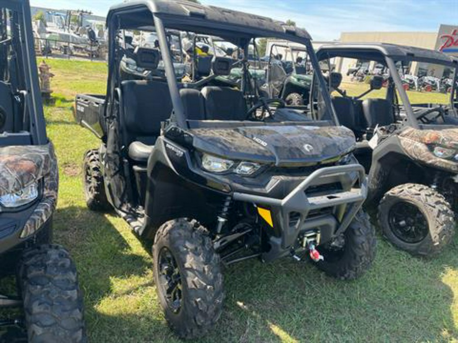 2024 Can-Am Defender XT HD10