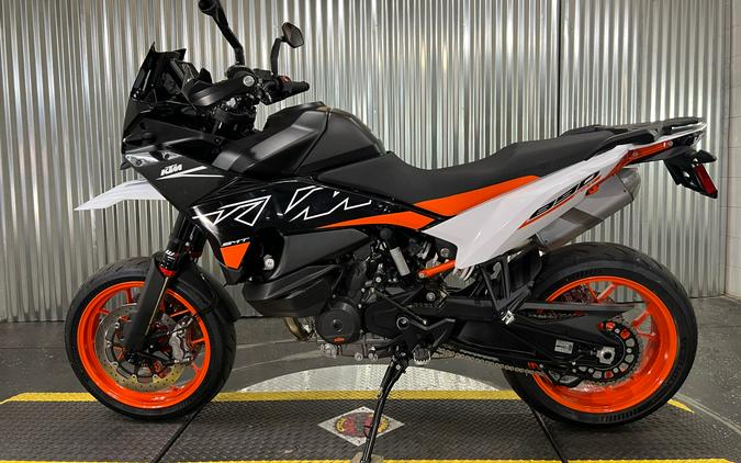 2024 KTM 890 SMT