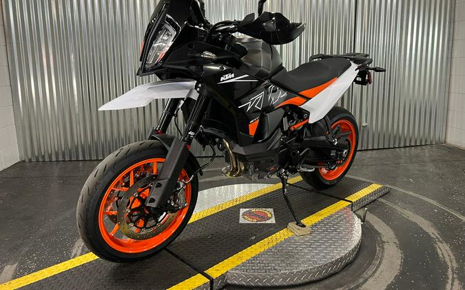 2024 KTM 890 SMT