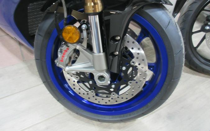 2026 YAMAHA YZF-R1