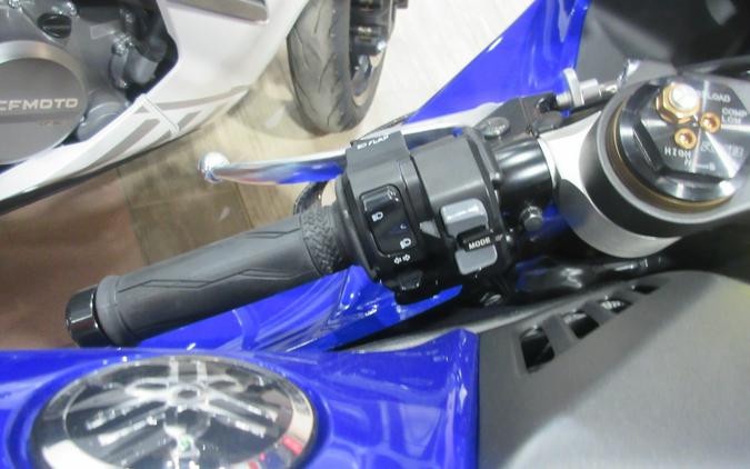 2026 YAMAHA YZF-R1