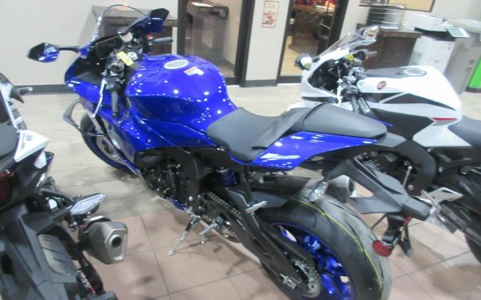 2026 YAMAHA YZF-R1