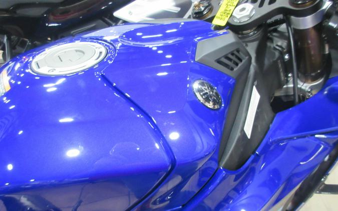 2026 YAMAHA YZF-R1