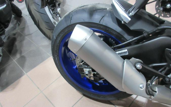 2026 YAMAHA YZF-R1