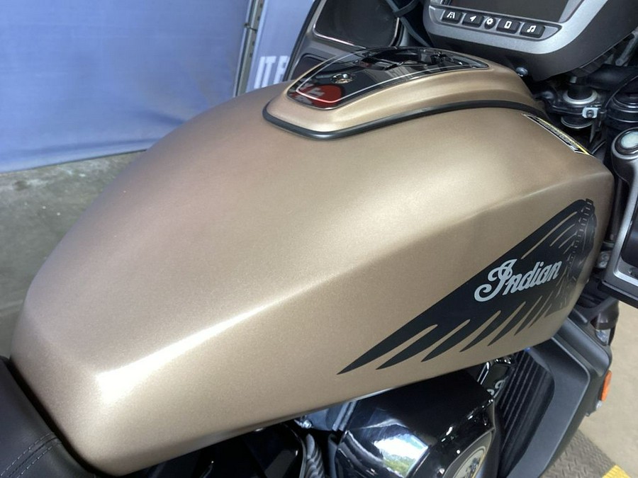 2020 Indian Motorcycle® Challenger Dark Horse Sandstone Smoke