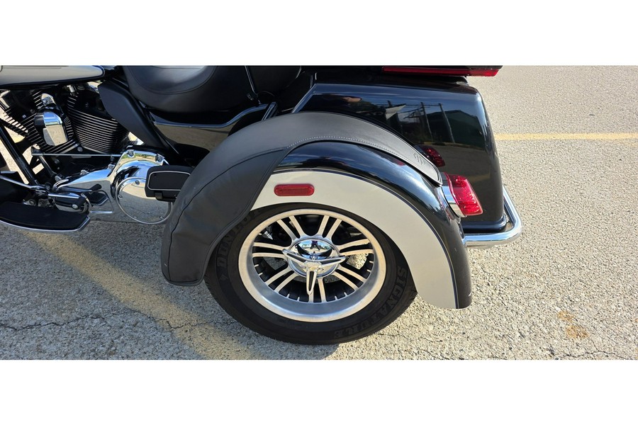 2013 Harley-Davidson® TRI GLIDE ULTRA CLASSIC