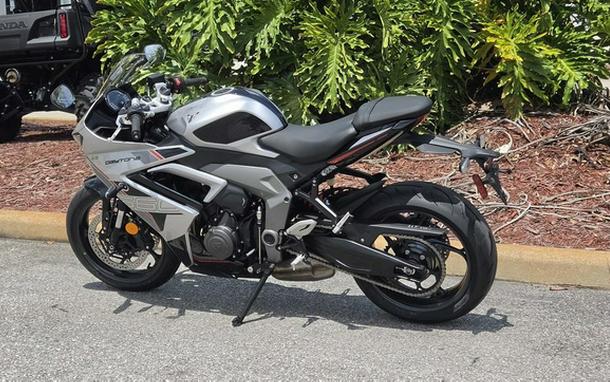 2026 TRIUMPH Daytona 660 Aluminium Silver / Sapphire Black