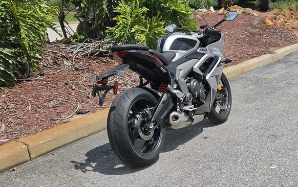 2026 TRIUMPH Daytona 660 Aluminium Silver / Sapphire Black